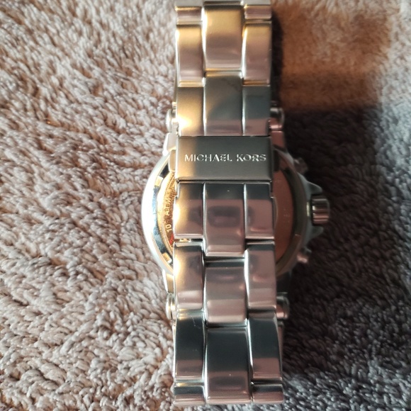 Michael Kors Watch - Picture 4 of 5